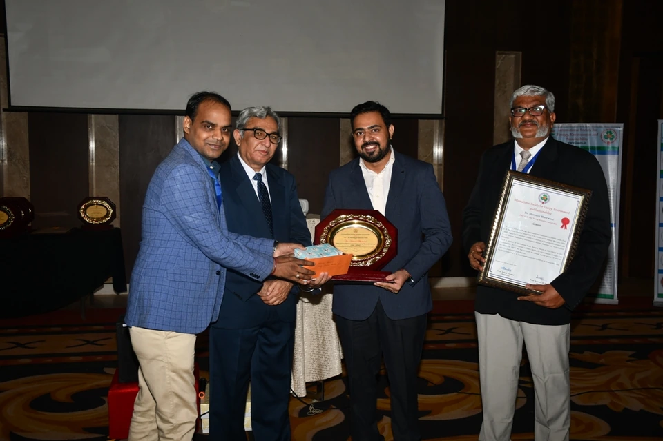 Award presentation from the ISEES archive, photograph 6