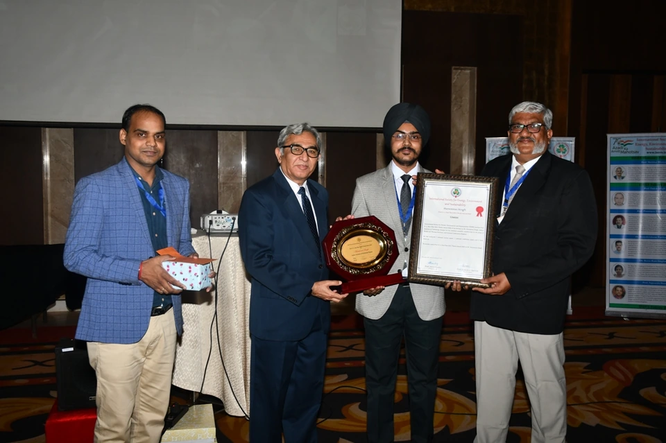 Award presentation from the ISEES archive, photograph 9