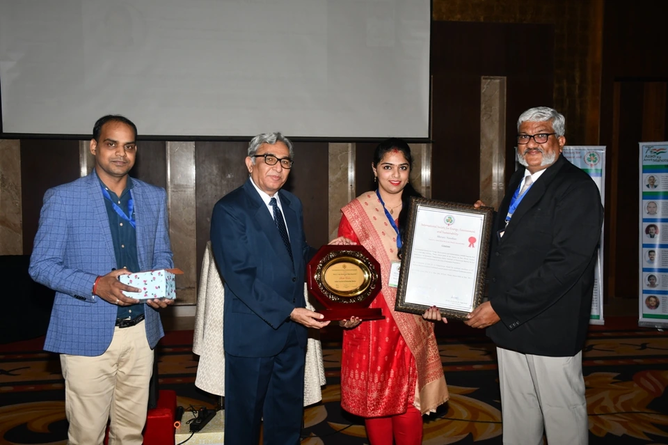Award presentation from the ISEES archive, photograph 8